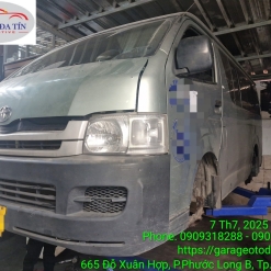 xe-toyota-hiace