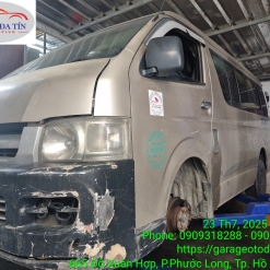 toyota-hiace-2009