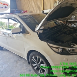 xe-kia-sedona-may-dau
